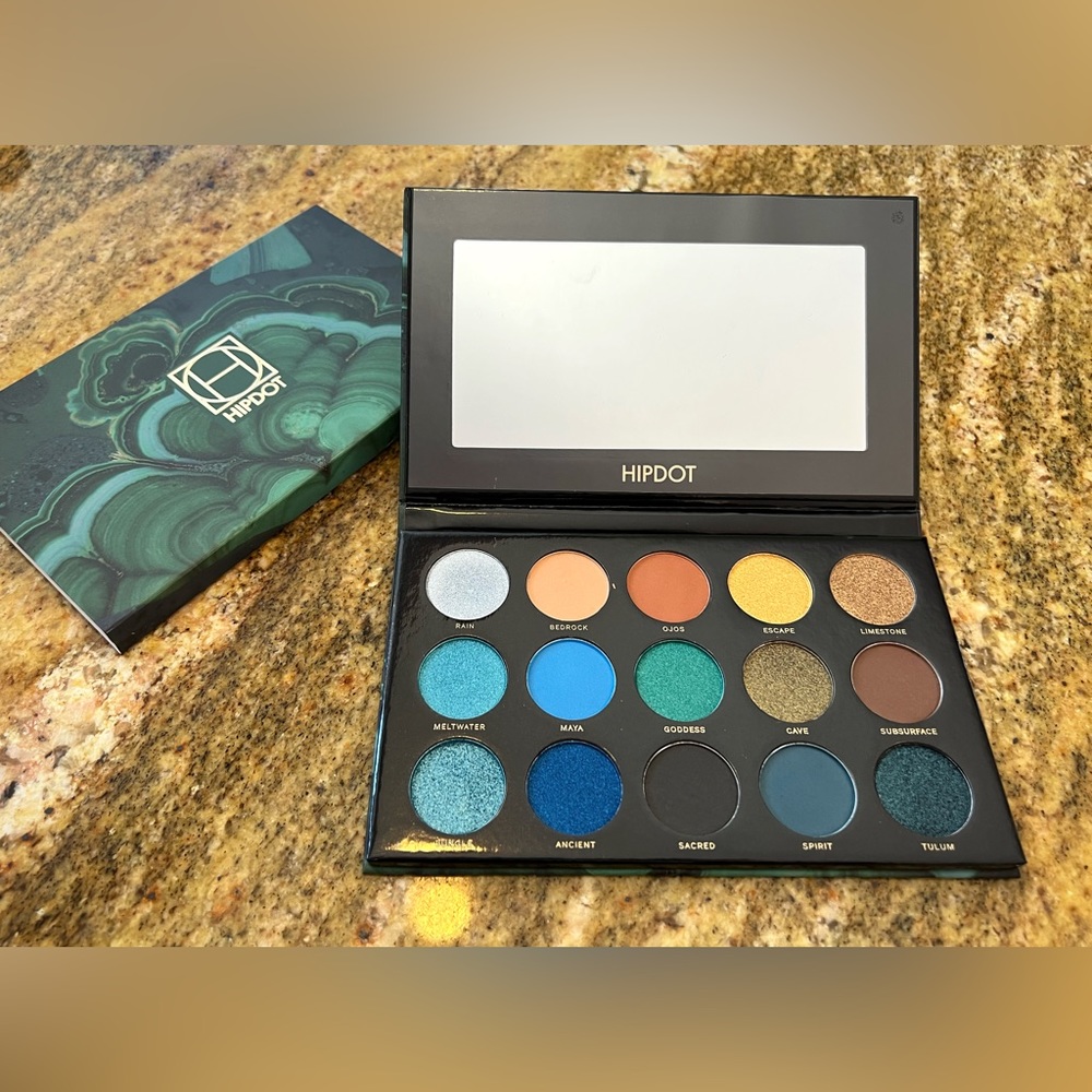 Hipdot Cenote pressed eyeshadow palette